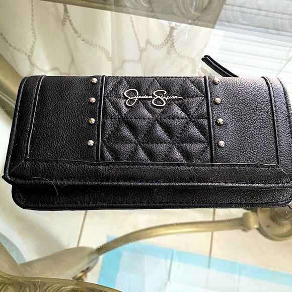 Jessica Simpson Ladies Clutch Zippered  Wallet - Picture 1 of 3